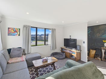 4 Bedroom As-New Home with Room to Roam