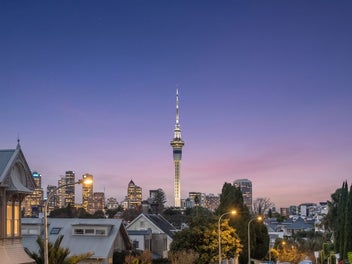 Modern Waterview Living in the Iconic Westwater
