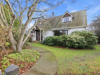 Say Yes To This Allenton Address!