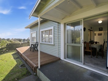 COASTAL CHARM IN POPULAR URENUI