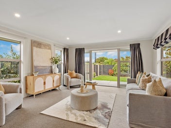 Spacious, sunny and ready now