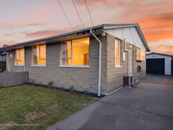 Low Maintenance Coastal Gem!
