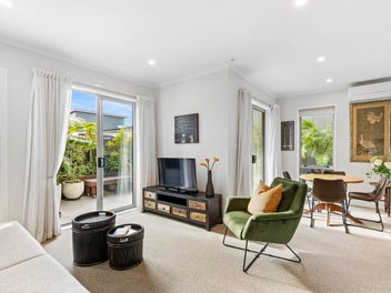 Rare find! Sunny single level tropical oasis