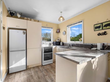 Great location, downsizing or investment