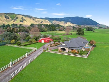 Country Lifestyle on a Grand Scale