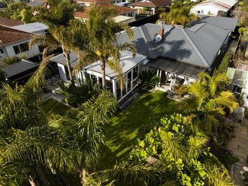 Private Oasis in the Heart of Nelson