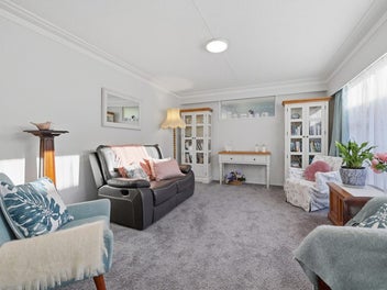 Modern Comfort, Private Position, Easy Living