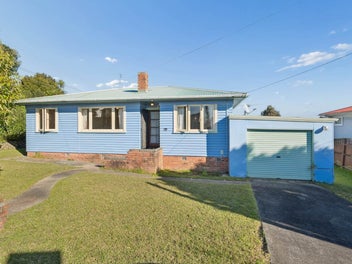 Prime Location – Walk to the Village