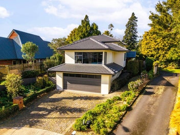 Large & renovated - Riverlea family home