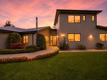 Spacious Arrowtown retreat