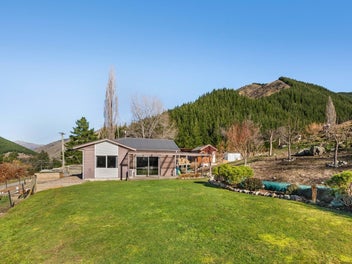 Space, seclusion and spectacular valley views
