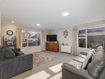 Convenient, Easy Care Living in a Prime Location