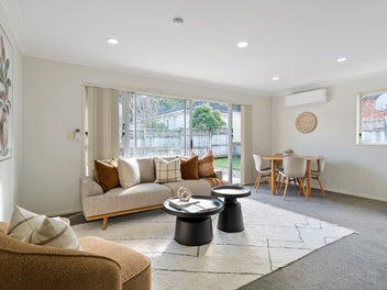 A DARLING CHOICE FOR EASY, SUNNY LIVING!