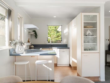 A DARLING CHOICE FOR EASY, SUNNY LIVING!