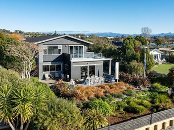 Mapua's Finest Waterfront Opportunity!