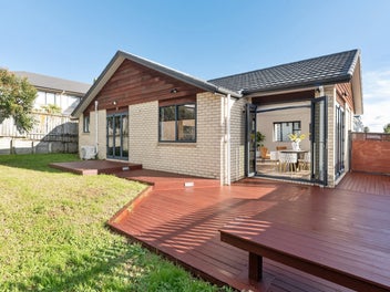 Freehold, Standalone with Double Garage