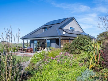 Off-Grid Lifestyle on Acreage With Two Houses