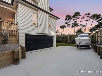 Gated Privacy and Golf Views in Central Albany