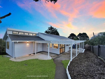 Renovated Jewel of Whitney on Freehold 1062sqm