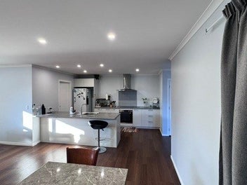 Near NEW, priced to sell. Private sale!