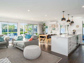 Coastal and forest side sophistication
