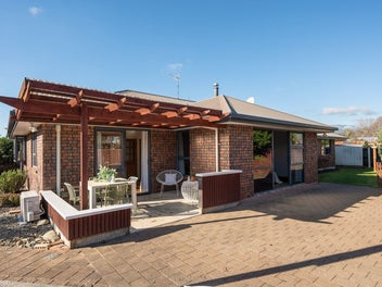 Brick Beauty in Brightwater!