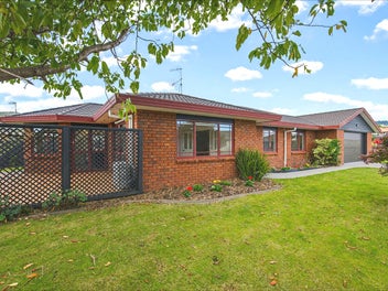 BEO $995,000 - Four Bedroom Stunner