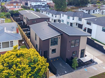 Boutique Freehold Living - Blockhouse Bay