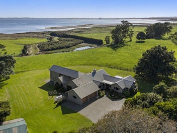 Large-Scale waterfront rural opportunity in Karaka