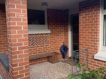 Sunny, warm and move in ready!