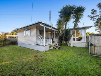 7-Bedroom Home & Income