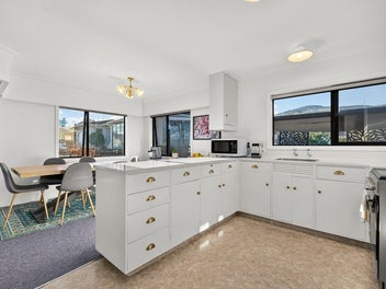 Renovated Comfort, Close to Everything!
