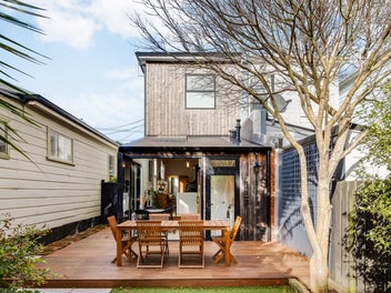 CLASSIC CHARACTER - MODERN TWIST