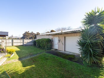 Massive House, Small Price