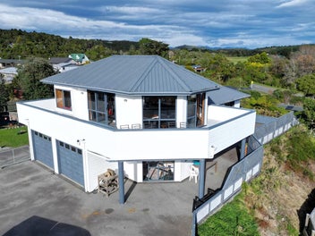 EXCEPTIONAL VIEWS, EXCEPTIONAL LOCATION