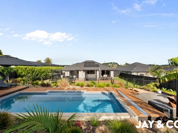 Luxury Coastal Living - Owners Want It Sold!