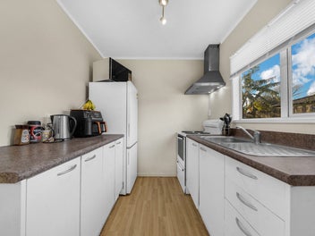 4 bedrooms - desperate vendor!