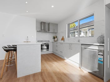 Double-Glazed Comfort in a Prime Location