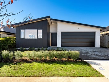 Modern Elegance, Lockerbie Location!