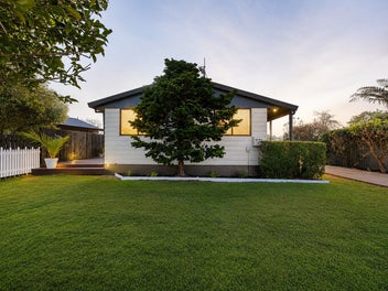 Peaceful Retreat, Fully Renovated Family Home