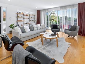 Modern Coastal Luxury in Macleans Zone