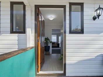 A Cute & Comfy First Home