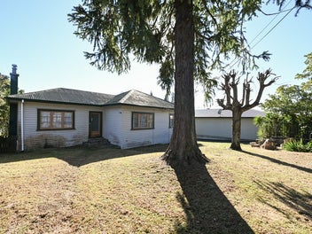 1940's Handyman Special - Old Lynmore Opportunity