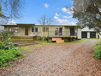 A Private Eureka Lifestyle Retreat — Space, Comf