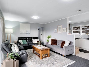 Handy Location Family Home