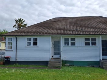 Image 1 of 7