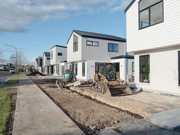 KARAKA LAKES - Anchorage Drive - Brand New Homes!