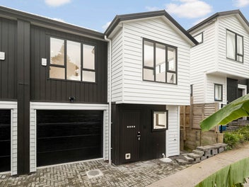 Modern Glenfield Living