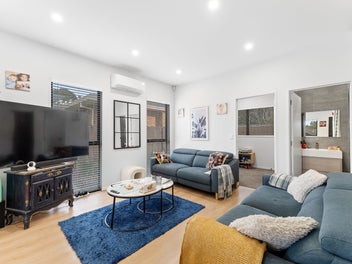Walk to Kristin & Pinehurst - Superb Location
