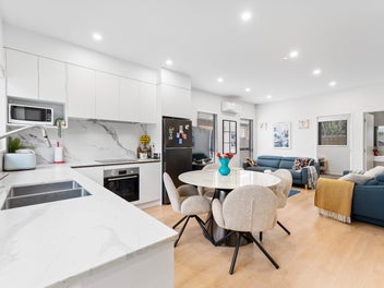 Walk to Kristin & Pinehurst - Superb Location